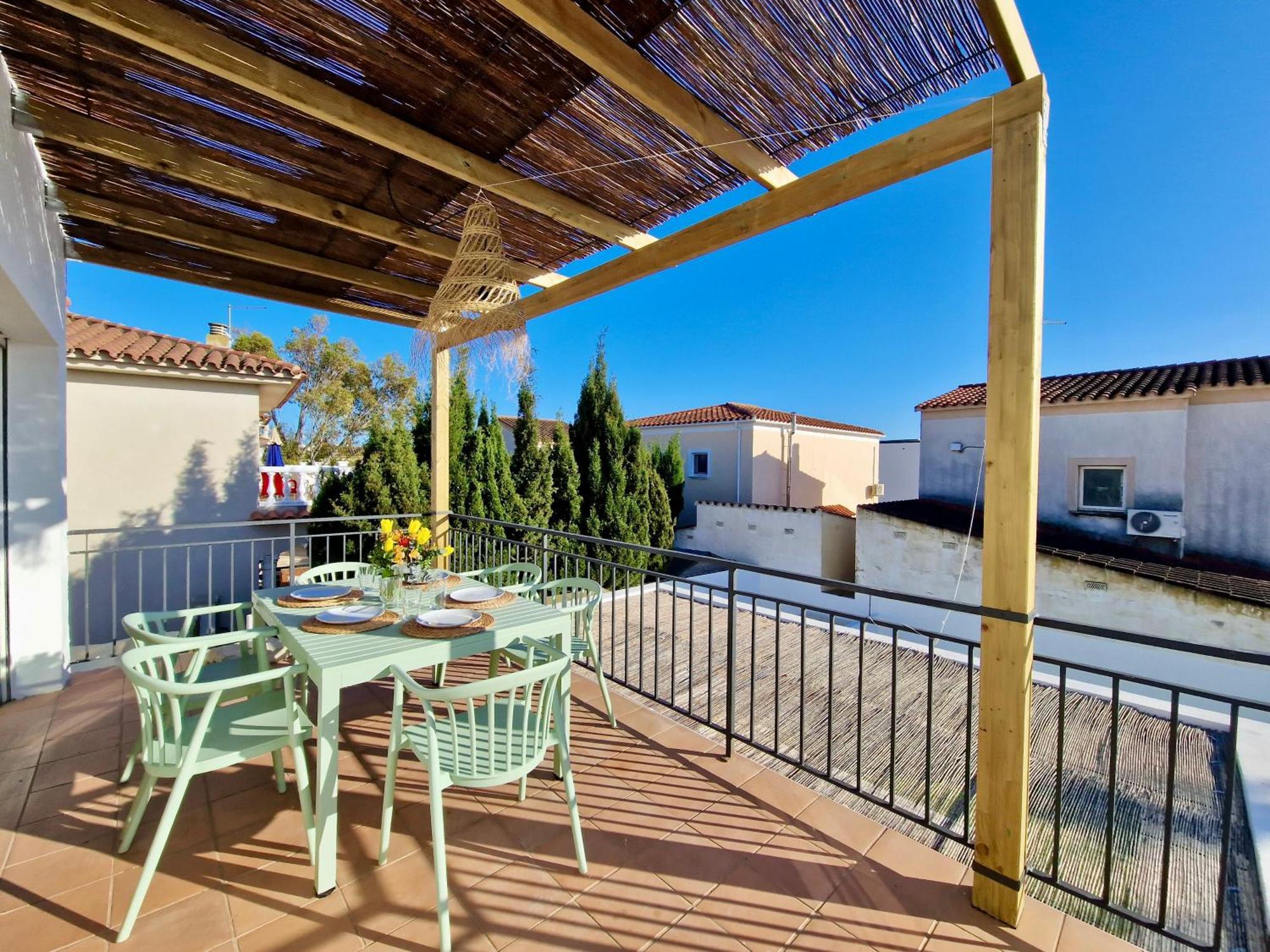 אמפוריבראבה Gorgot P1 I Apartamento Con Terraza Y Piscina Comunitaria Cerca De La Playa מראה חיצוני תמונה